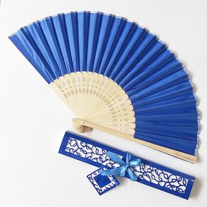 Objetos decorativos 20pcs Party Wedding Prom Bamboo Fãs de dança de casamento Fan com caixa de presente Favors Casamento personalizado 230516