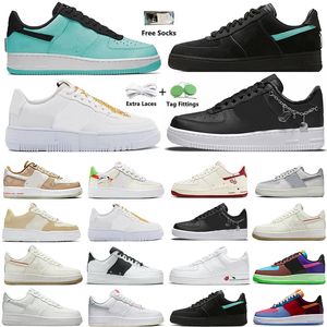 Pixel Guldkedja Män Kvinnor Löparskor Plattform Sneaker Lucky Charms Svart Vit Rose Segel Tan Ha ett bra spel Swingman Toon Squad Trainers Sports Sneakers