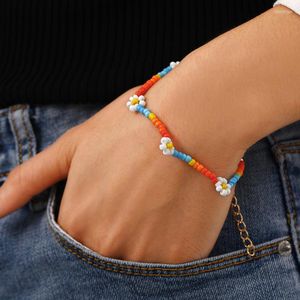 Strand 2023 braccialetti margherita fiori carini coreani braccialetto elastico fatto a mano con perline colorate per gioielli da donna