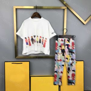 23ss barn set designkläder för barn Rund hals Ren bomull karaktär logotryck kortärmad t-shirt Vintage byxdress Högkvalitativ babykläder