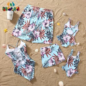 Семейные подходящие наряды Summer Look Swimwear Solid Top и Floral Print Shorts Купальники прибывают на праздник 230518