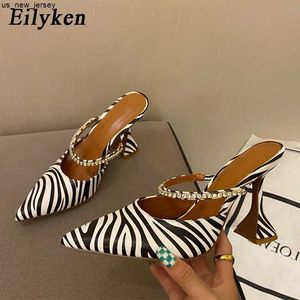 Sandaler Eilyeken 2023 Nya Zebra Women Pumps Fashion Crystal Slingback High Heels Party Strange Style Wedding Bride Shoes Storlek 35-41 J230518