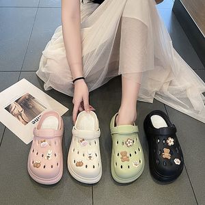 Sandals Summer Hole Shoes منصة نسائية غير مريحة لممرضة مريحة في الهواء الطلق.