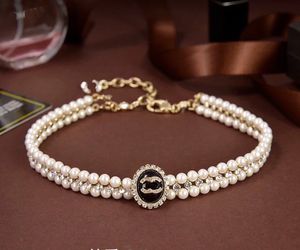 Perlenanhänger-Choker-Halskette, Designer-Schmuck, lange Halskette, klassische Logo-Kette, 2023, entworfen für Frauen, hochwertige Gold-Halsketten im Großhandel