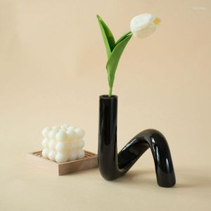 VASES NORDIC ART GLASS BLACK GLASS VASEエレガントなフラワーアレンジメントコンテナシンプルなキャンドルスティック装飾装飾豪華な家の装飾