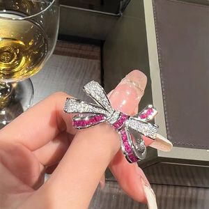 Bröllopsringar Bowknot för kvinnor Luxury Silver Color Sparkling AAA Cubic Zirconia Temperament Ring Ladies Löfte smycken gåva 230517