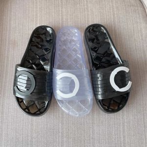 Diseñadores Moda PVC jalea zapatillas hombres mujeres sandalias verano playa zapatos planos Chanclas Alfabeto Cristal transparente Zapatilla transparente tamaño 36-42 Diapositivas Zapatilla de deporte