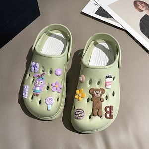 Sandals Cartoon Hole Hole Shoes Women Cute Summer Summer Outdoor Platforms خطوة على الشعور بالصنادل المضادة للانزلاق HA6332-7-07