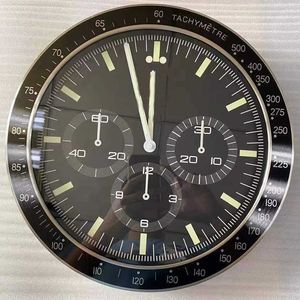 Zegary ścienne o m e g luksusowego zegara ściennego duży nowoczesny design metalowy zegarek kształt zegary cicha kalendarz kwarcowy zegar ścienny z datą ładny g230321 Cool