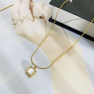 Ny mode Simple Design Square Shell Pendant Halsband Handgjorda smycken