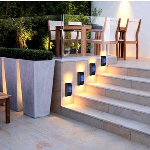 2/4pcs LED 벽 램프 태양 광 야외 방수 가벼운 통로 발코니 정원 장식 거리