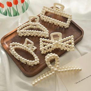 Hårklämmor Barrettes Korean Imitation Pearl Hairpins Geometric Hair Claws Bath Stor Catch Clip Clip Back Huvud Hårklipp Kvinnor Hårtillbehör 230517