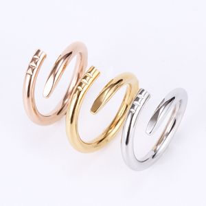 Love Nail Ring Designer Jewelry For Women Men Crystal Luxury Titanium Steel Alloy Silver Rose Gold-Plated Fashion Accessories Never Fade Engagement Wedding Gifts