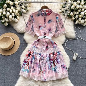 French niche print dress 2023 new style temperament small standing collar slim fitting short lace patchwork small dress