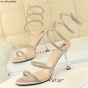 Sandali 2023 Summer Luxury Women 8cm Thin High Heels Sandali da discoteca Green Red Tacchi a spillo Glitter Crystal Roman Sandal Prom Shoes J230518