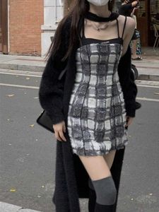 Платье с двумя кусочками Wiinter Elegant Double Dress Set Women Korean Style Plaid Strap Mini Dress Set Женский повседневный дизайнерский шикарный костюм 2022 P230517