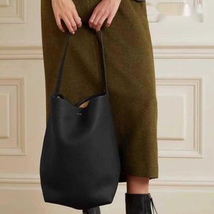 Couro de designer de grande capacidade para bolsa N / S Park Tote Bag ombro de balde minimalista