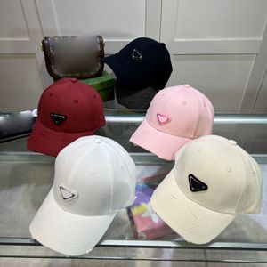 Protezione solare per vacanze all'aperto Designer Berretto a sfera Coppia Colore caramella Estate Viaggi Sport Triangolo in metallo Stampa lettera Casquette 5 colori