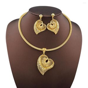 Серьги ожерелья устанавливают Dubai Summer Clothing Accessories изящные ежедневные любимые подвесные серьги для подвесной сережки подарка на день рождения.