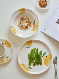 Piatti per la casa Piatto piano in ceramica leggero Pranzo di lusso Ins Colazione al vento Stoviglie di alta bellezza Prodotti a base di frutta a pera