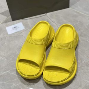 Modische Damen-Crocs-Hausschuhe, Sandalen, trendige Hotel-Plattform, flach, rutschfest, Italien, Onyx-Harz, Leder, schlicht, Designer, Komfort, lässig, Neuheit, Flip-Flops, EU 35–42