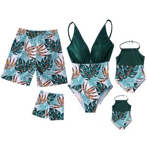 Family Matching Outfits Summer Famliy Swimsuits Mom Dad and Children Swimwear Look Mommy Me OnePiece Swimsuit 230518