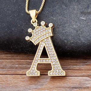 Ny lyxig koppar Zirkon A-Z Crown Alphabet Pendant Chain Halsband Hip-Hop Style Fashion Woman Man Initial Name Jewelry