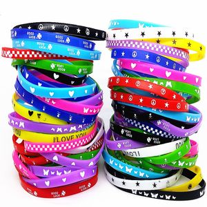 Corrente 100pcs Kids Silicone Bracelet Pulseira Crianças menino menina Menina Cores AMOR Bangle Família Party Gift Mix Styles por atacado 230518