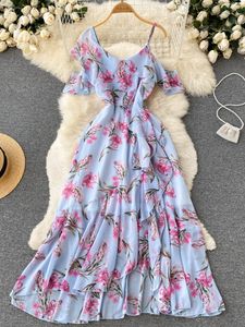 Abiti casual di base YuooMuoo Donne romantiche Ruffles Split Chiffon Beach Dress Summer Elegant Flower Print Oneshoulder Vacation Long 230519