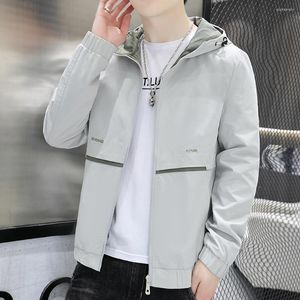 メンズジャケットフード付き薄いメンズウィンドブレイカー薄いコート男性ファッション服の秋のトレンド韓国語2023