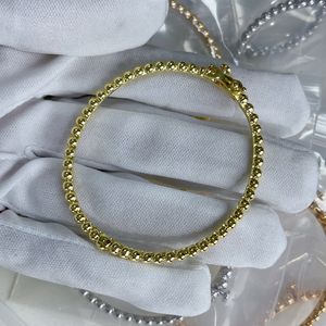 Designer Van Clover Kvinnor Bangle Four Leaf Flower Internet Celebrity Women Jewelry 18K Guldarmband Kvinna Män Par Lyxig högkvalitativ armband 5623