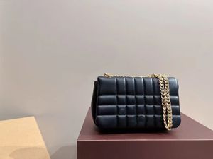 Luxo à noite, bolsa de ombro feminina de alta qualidade e moda, bolsa perdida de bolsa, tecido de design industrial pesado, macio e leve, pode ser pendurado. O público gosta