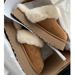 الشتاء العلامة التجارية الفخمة قطنية النعال النساء شقق الأحذية 2022 منصة أزياء جديدة غير رسمية من جلد الغزال الفراء دافئ الزلزال يتخبط x230519