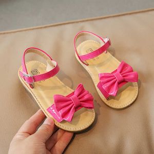 Sandálias de verão sandálias pu bowknot doces filhos sapatos planos crianças 21-30 adorável menina de menina de menina de menina AA230518