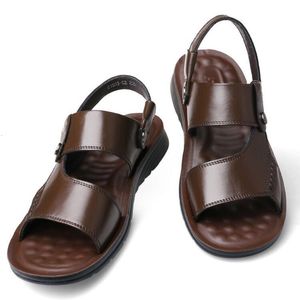 والرجال Slippers الصيف البالغين سميك سوليد شاطئ الأحذية غير المنزلق فتحة اصبع القدم المصنوعة من الجلد