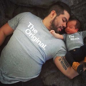 Family Outfits Original Mix Family Parents Children T-shirts Babies Tight Passning för familjer Father Son Kläder Fars daggåvor G220519