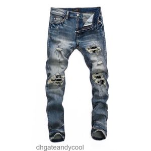 New Man Denim Pants Amirres European Jeans Men's Designer Summer Pants Hole Patch Jeans Youth Fashion Short Leg Pants Elastic IO91