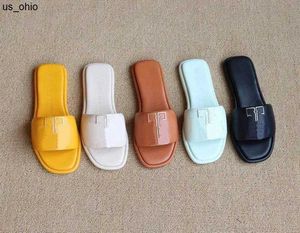 Terlik 2023 Lüks Tasarımcı Kadın Terlik Yaz Miller Moda Yeni Slip Flat Sandal Açık Ayak Ayak parmakları Düz ​​bayanlar açık plaj sandaletleri slayt H NO BOX J230520