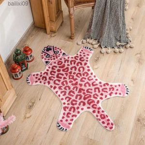 Pink Imitation Leopard Pattern Rug Faux Skin Leather Nonslip Antiskid Mat Washable Animal Print Mattor för vardagsrummet Sovrum T230519