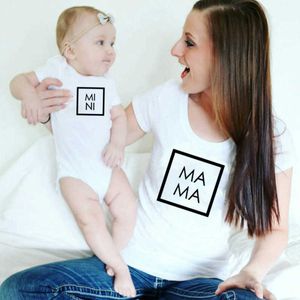 Passende Familien-Outfits 1 Mama und ich Set Mama und Mini-Shirt Mini-Me-Overall Mama und Kind passende Familienkleidung Baby eng anliegend süßes T-Shirt G220519