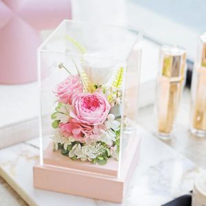 装飾的な花ガラスドームの花の頭の中の永遠の保存バラ