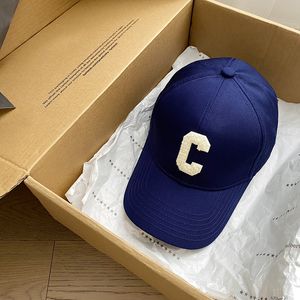 Cappello di design di lusso berretto da baseball ricamato lettera design stile classico per uomo e donna comodo e traspirante molto bello