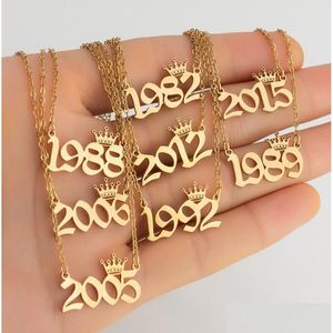 Collane con ciondolo Numero di anno di nascita personalizzato Corona personalizzata Pendenti con collana iniziale per donne Gioielli di compleanno per ragazze Spe Dhgarden Dhfux