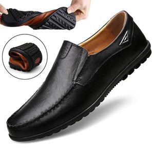 Klänningskor äkta läder män casual lyxmärke män loafers moccasins andas slip på svart körning plus storlek 3747 23519