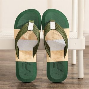 Flip Flops Outdoor Men Beach Summer Męskie Kapcie Modne buty bez poślizgu w pomieszczeniach sandalias 2 35