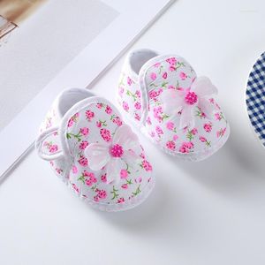 Первые ходьбы очаровательны обувь для принцессы для девочек: Bowknot Floral Cloth Shoes на весеннюю осень (0-8 месяцев)