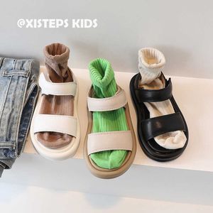 صندل Xisteps للأطفال الفتيات الصيفية الصيفية الصنادل الصغيرة من الجلد لفتاة منصة منصة Biege Black Beach Sandals Baby Shoes AA230518