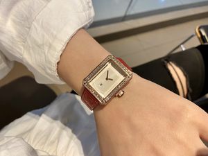 Titta på kvarts kvinnors klockor 34 mm silver armband vattentät alla rostfritt stål armband modedesigner armbandsur chan7