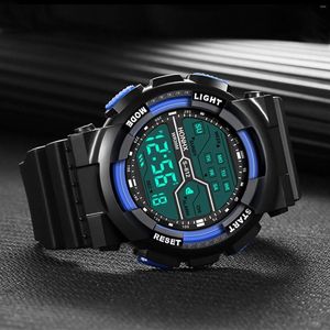 腕時計2023 Quartz4ボタンさまざまなスタイルクールなスポーツ電子時計Honhx LEDデジタルウォッチ防水