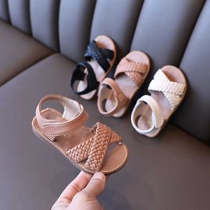Kids Princess Sandals 2022 Fashion Summer New Weave Cute Korean Style Girls Soft Hook & Loop Children Rome Shoes G220512